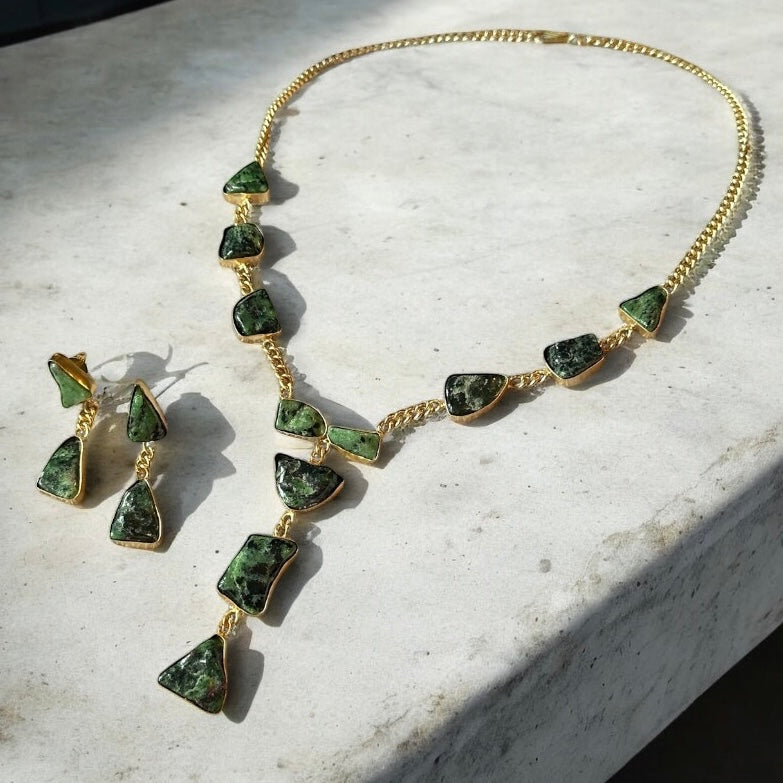 The Elaria Necklace In Emerald
