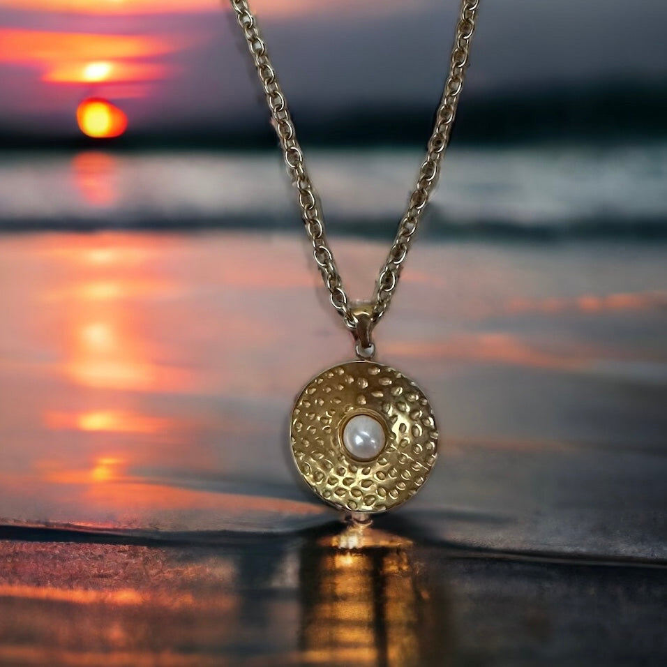 Fresh Water Pearl Gold Pendant