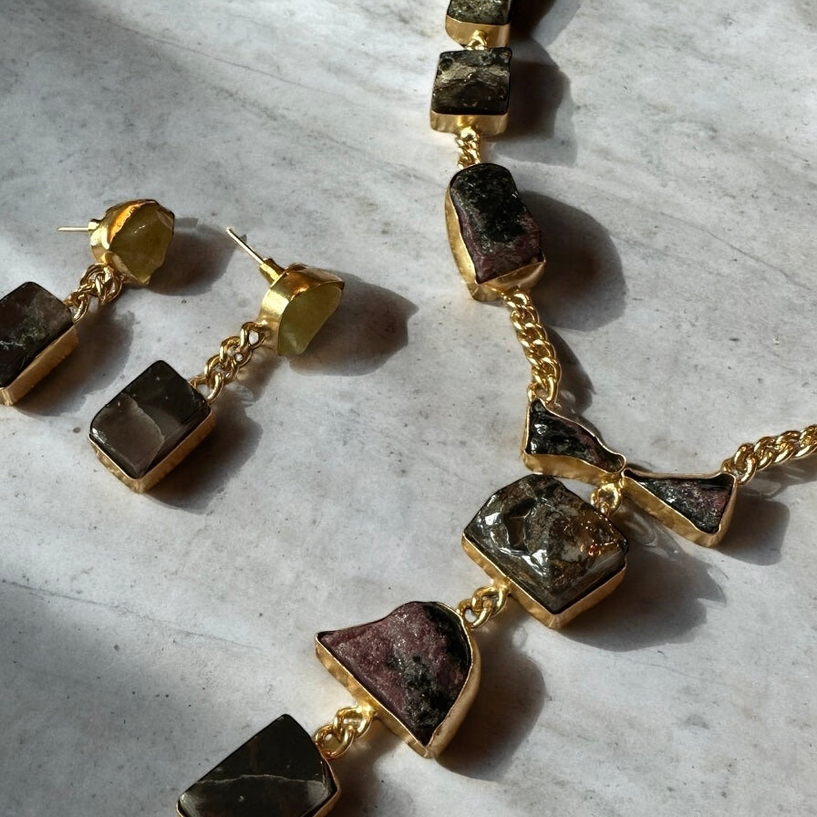 The Elaria Necklace Set