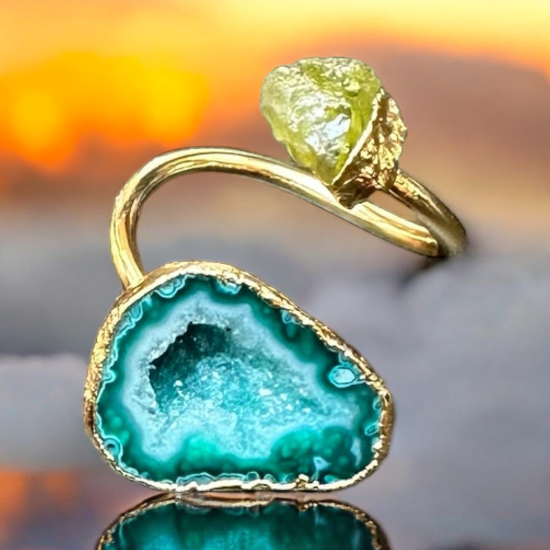 Infinity Agate Druzy & Peridot Gold Wrap Ring